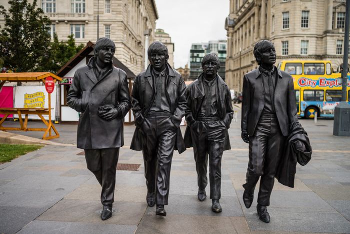 Aim High AF 35mm F1.4 FE